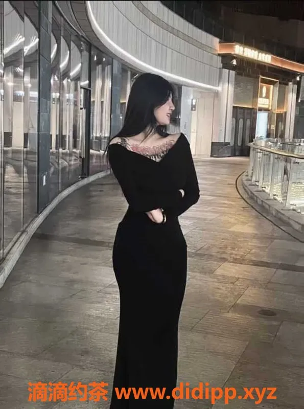 深圳楼凤-龙岗玫瑰妹妹，168cm、36F胸围，18岁