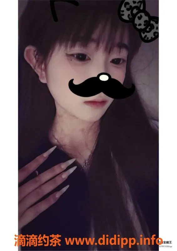 赣州楼凤-小诗：165cm，04岁，胸围36C，700元全套