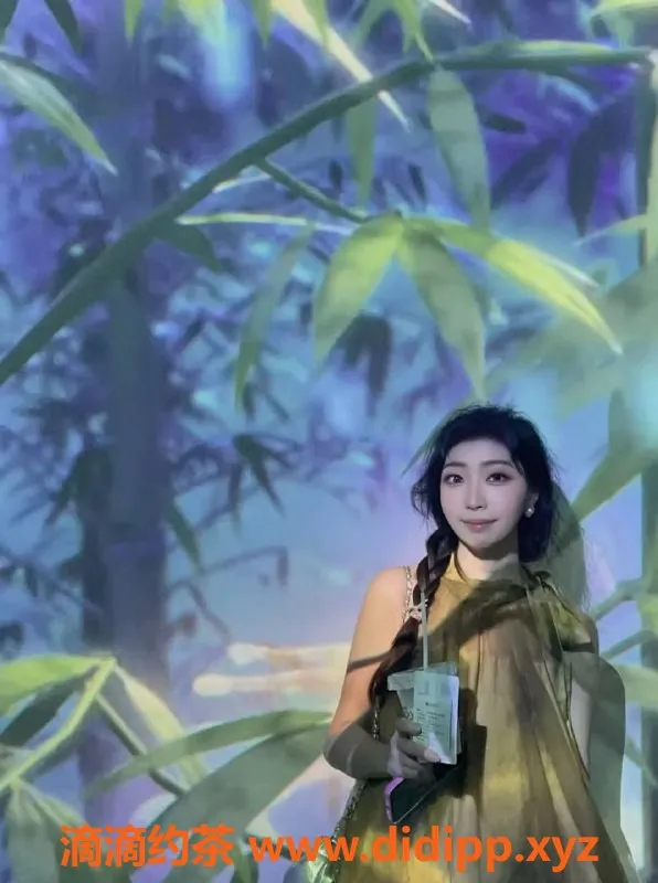 成都楼凤-武侯区嫩妹哈娜，身材出众，课时费5/8