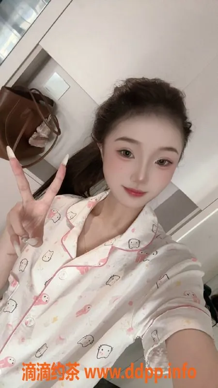 成都楼凤-成华区苒苒18岁，158cm超紧小矮矮，情绪价值高