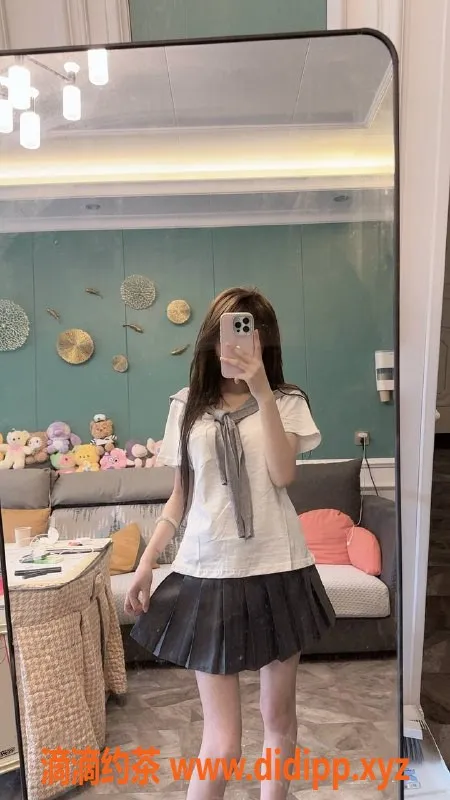 成都楼凤-成华区苒苒18岁，158cm超紧小矮矮，情绪价值高