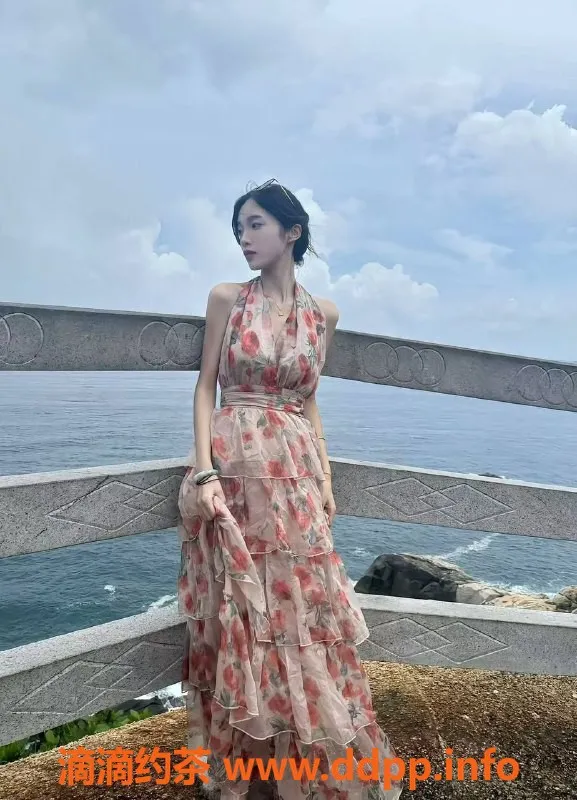 杭州上门服务-20岁小呆瓜，美术生上门服务，身高163，性感迷人