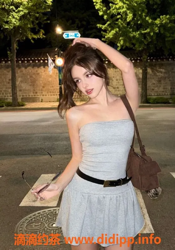 杭州上门服务-21岁俄罗斯美女D胸 上城区热情服务