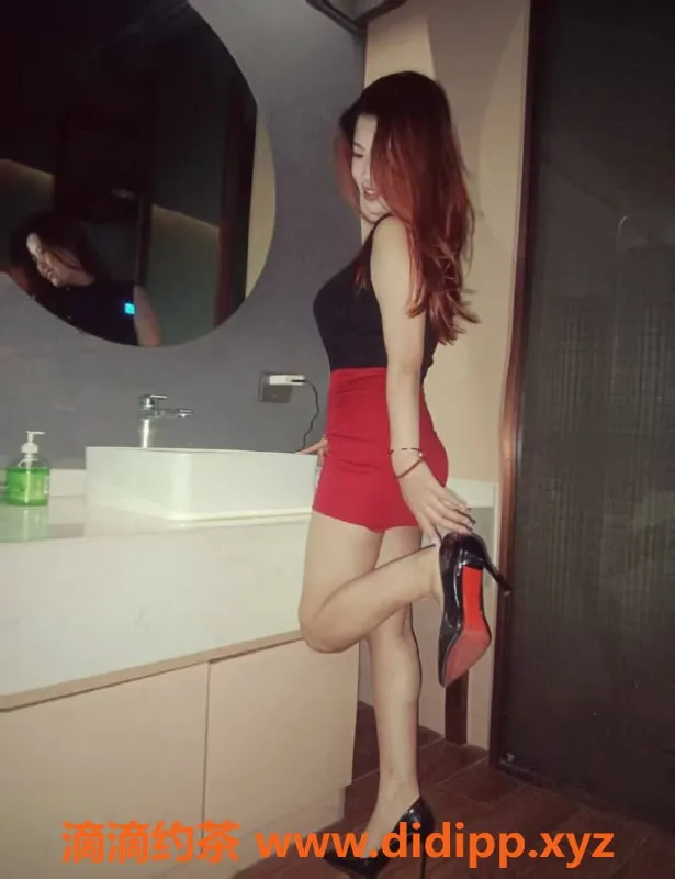 郑州楼凤资源信息,郑州中原区美琪，22岁，身高162cm，53kg，D罩杯陪洗服务