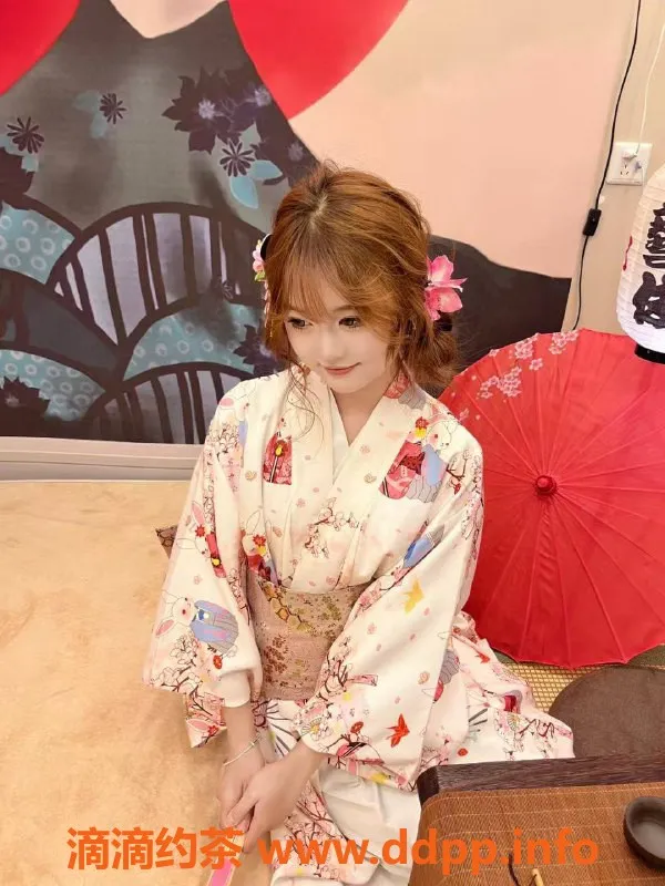 郑州上门服务-郑州管城区小u，21岁，168cm，50kg，陪🛁服务