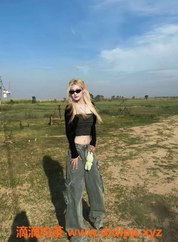 郑州楼凤-二七区奈奈：21岁168cm，诱惑课程8元起