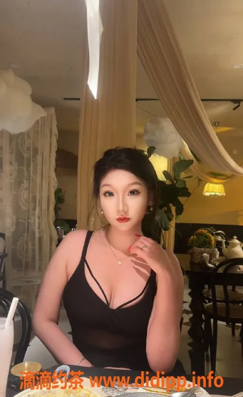 南昌楼凤-青山湖小七，身高173cm、19岁，诱惑服务