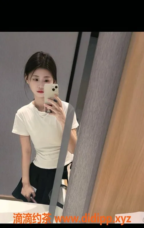 东莞楼凤-常平小萝莉，服务超值只需600