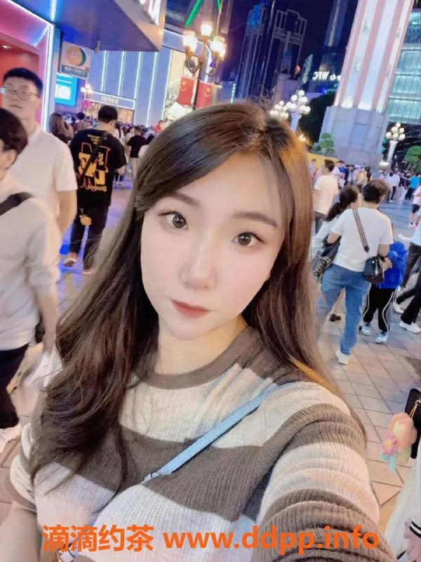 西安楼凤-雁塔区小七，24岁170身高，D36罩杯陪洗服务