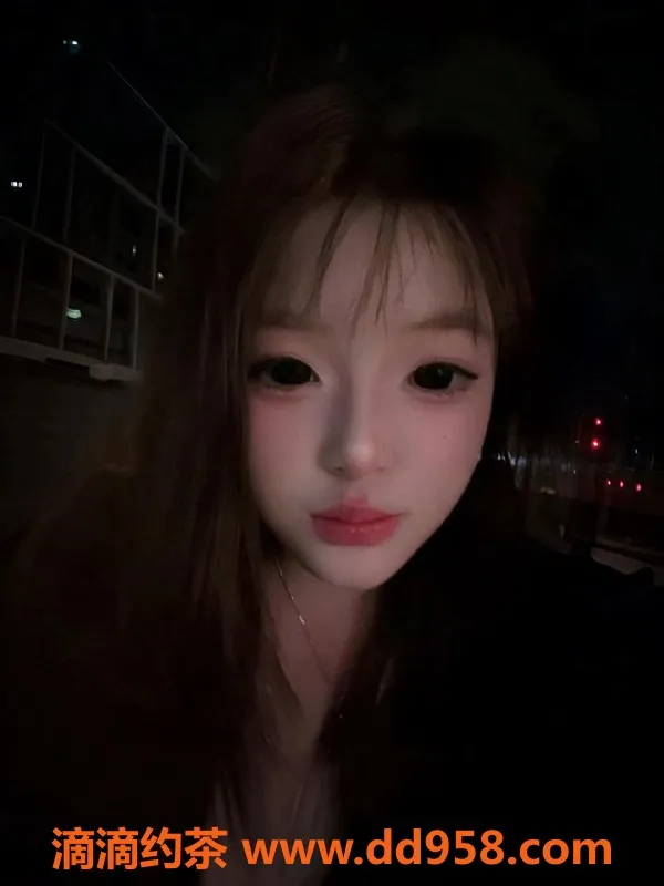 杭州楼凤-拱墅区小雨，600元嫩妹陪浴服务