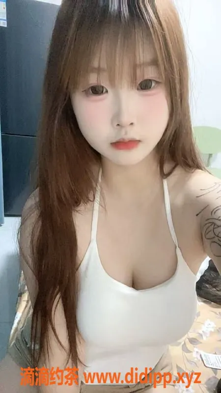 杭州楼凤-上城区小嘻嘻，800元嫩妹，陪浴服务推荐