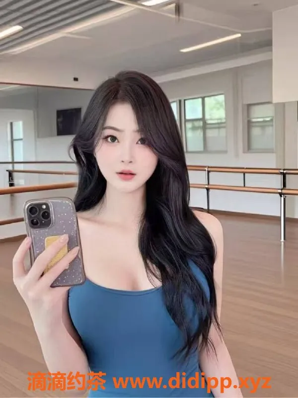 成都楼凤-华顺路御姐招招，368元体验大奶服务