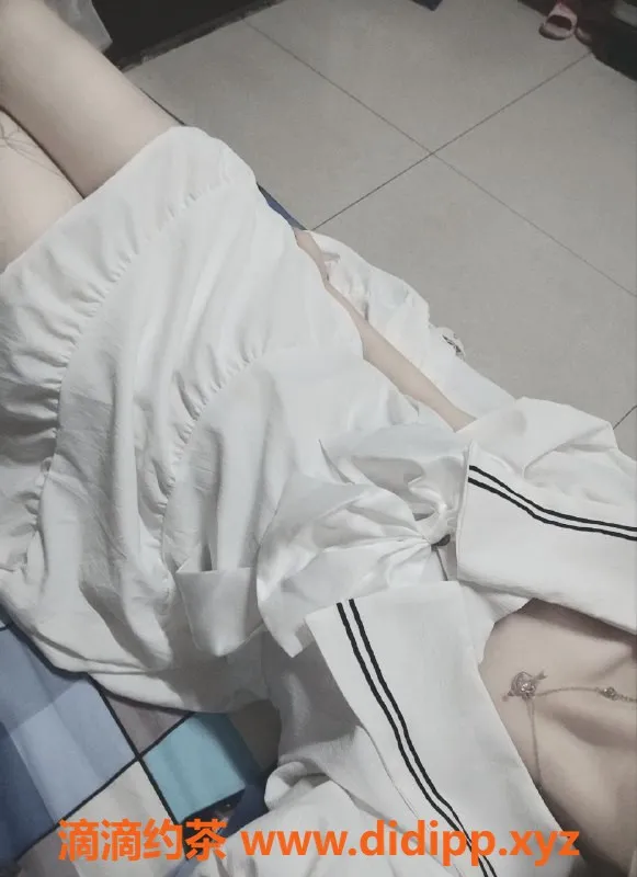 成都楼凤资源信息,白嫩萝莉眼镜妹，自聊6p10pp，超萌可爱