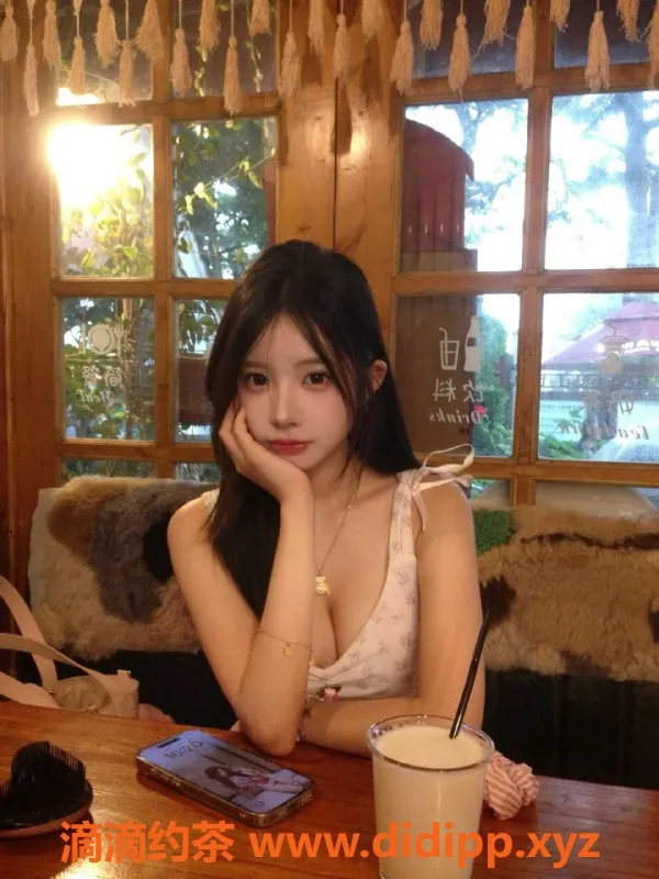 广州楼凤-越秀汐颖，20岁167cm，茶水费低至600元起