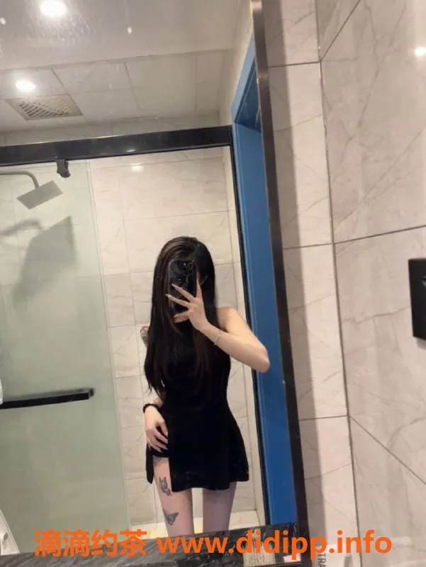 武汉楼凤-洪山知秋，比例上佳的脆皮美女