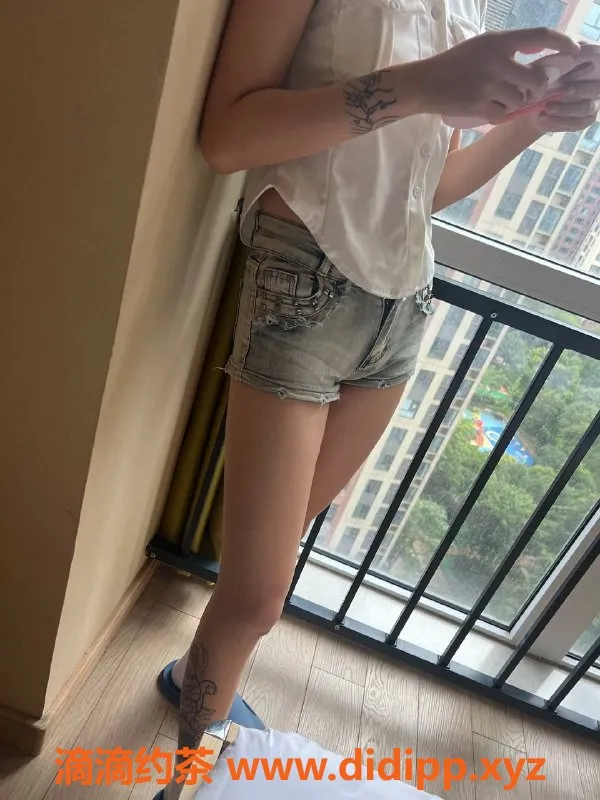 成都楼凤资源信息,成都欣瑶17岁，165cm大长腿，400元享嫩妹三件套