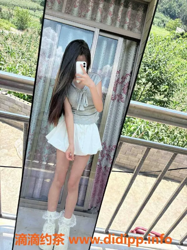 南昌楼凤-红谷滩小梨，18岁嫩妹，160cm仅40斤