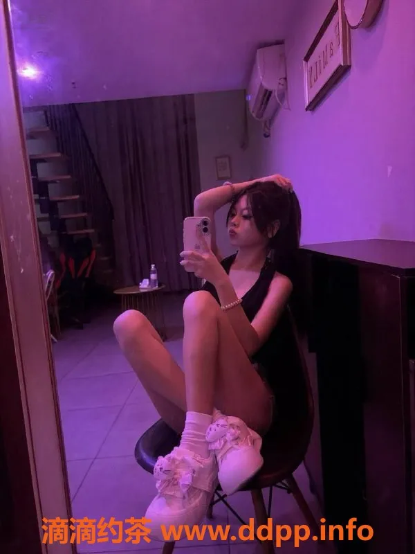 南昌楼凤-红谷滩小梨，18岁嫩妹，160cm仅40斤