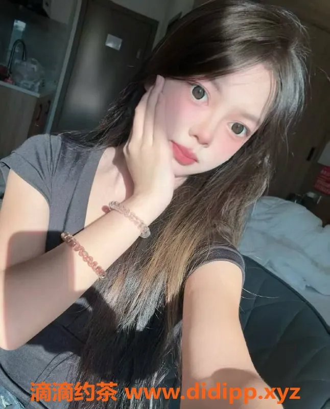 南昌楼凤资源信息,红谷滩小梨，18岁嫩妹，160cm仅40斤