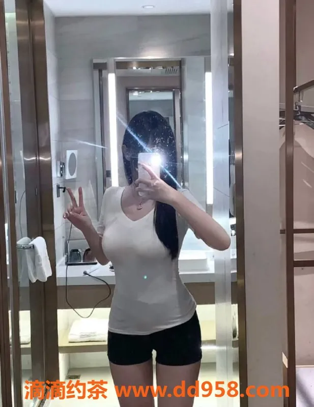 常州楼凤资源信息,常州嫩妹团团，22岁162cm C罩杯，服务优质只需800元