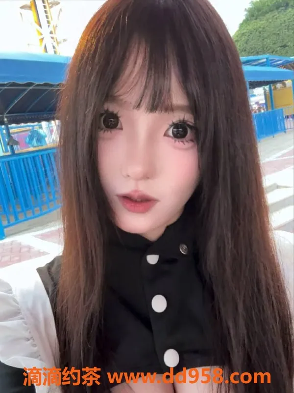 常州楼凤-常州嫩妹团团，22岁162cm C罩杯，服务优质只需800元