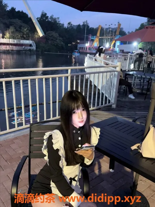 常州楼凤-常州嫩妹团团，22岁162cm C罩杯，服务优质只需800元