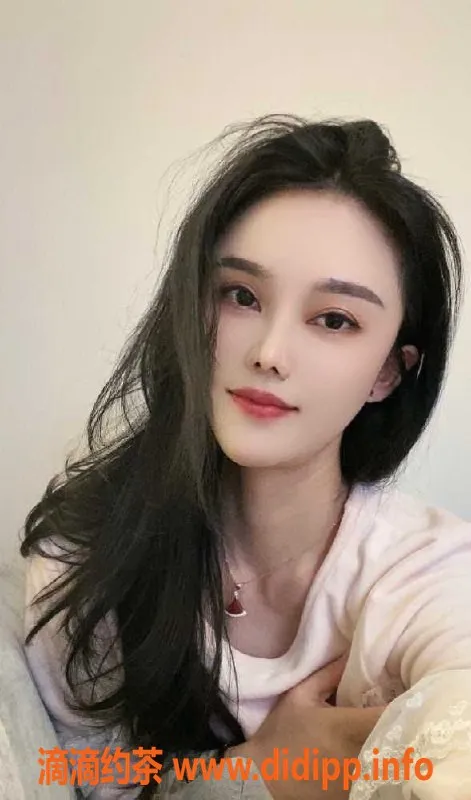 深圳楼凤-罗湖倾城26岁美女，166cm，49kg全套服务800元