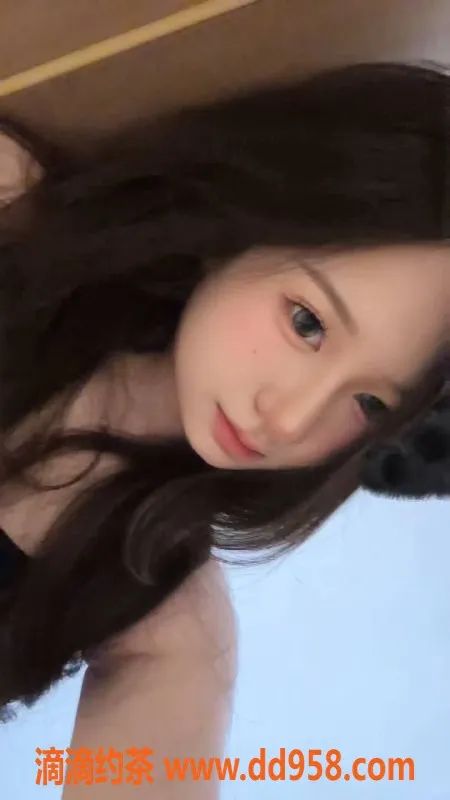 常州楼凤-常州姗姗，22岁嫩妹，168高50重，800元体验