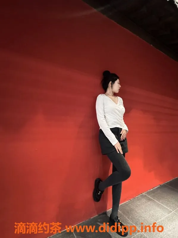 常州楼凤-常州静静，21岁170身高，700P超值体验