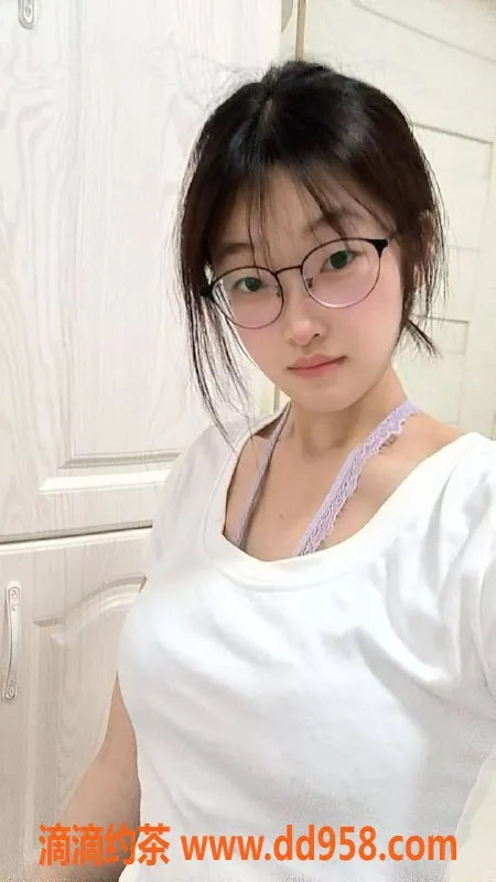 常州楼凤-常州金坛可可，20岁165身高C罩杯