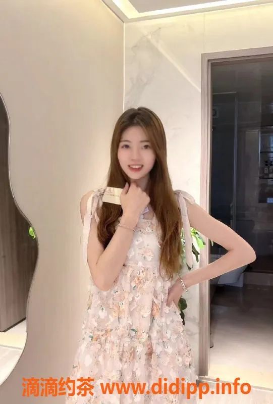 中山楼凤-东区曦曦，停车600起，性感热线