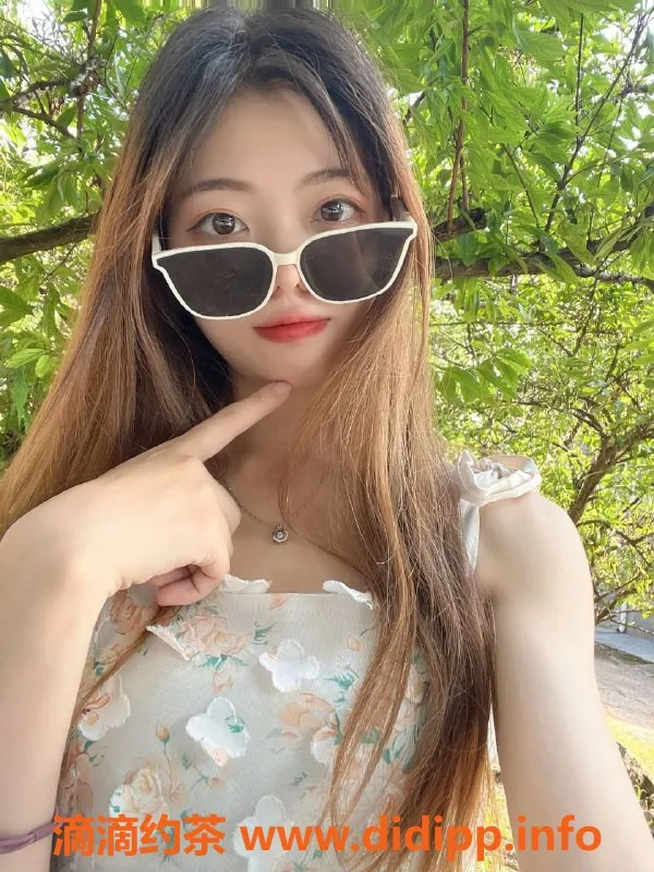 中山楼凤-东区曦曦，停车600起，性感热线