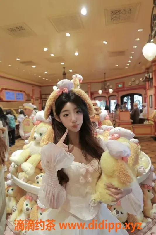 常州楼凤-常州乐乐，22岁168cm，44斤清纯美少女