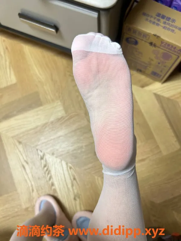 温州楼凤-龙湾萝莉娃娃，145cm，39kg，700元起