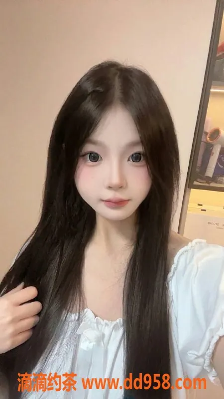 常州楼凤资源信息,常州楚楚，19岁160cm娇俏姑娘，身材火辣