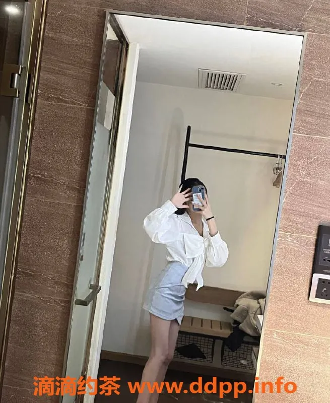 常州楼凤-武进婷婷，165cm嫩妹，陪浴服务只需600元