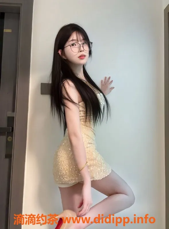 常州楼凤-常州新北区贝贝，166cm 46kg 20岁