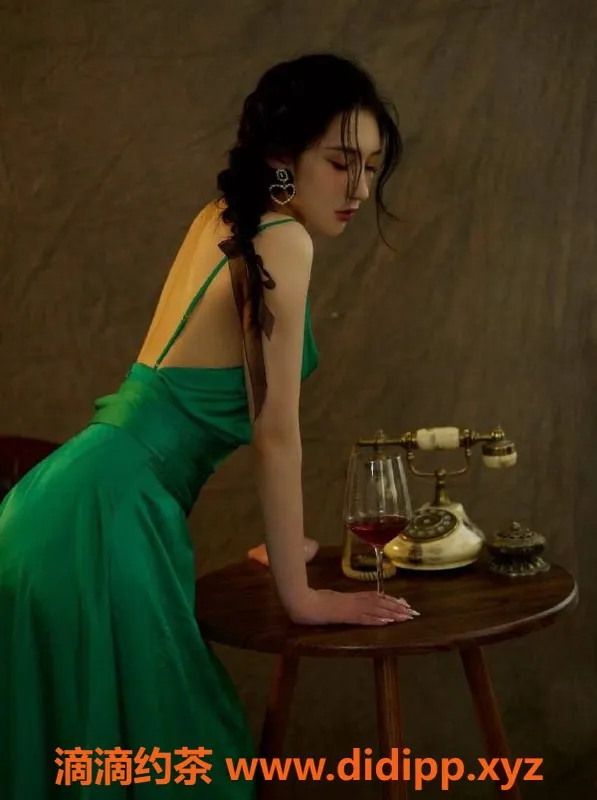 上海楼凤-普陀黄映蓉新人福利拍卖，1800P超值体验