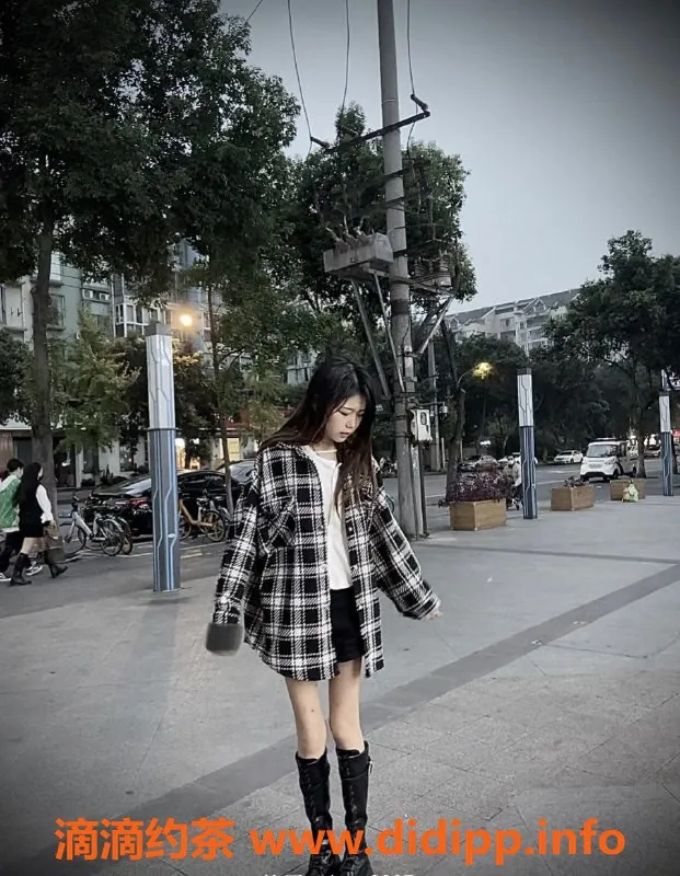 成都楼凤-成都涵涵！颜值排骨精，170高，80斤，仅需600元