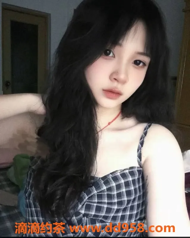 常州楼凤-常州墨墨，162cm，20岁，600元课程全程服务