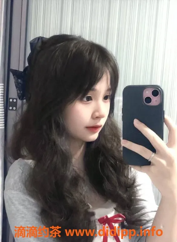 常州楼凤-常州墨墨，162cm，20岁，600元课程全程服务