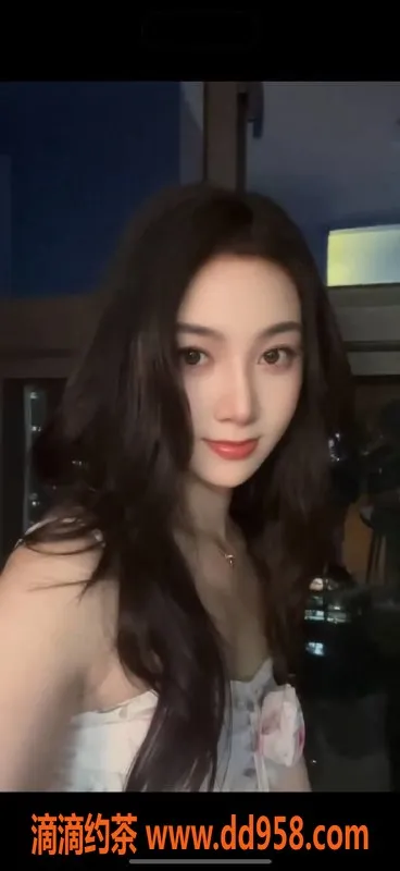 常州楼凤-常州木子24岁173cm，胸围B，800元起服务