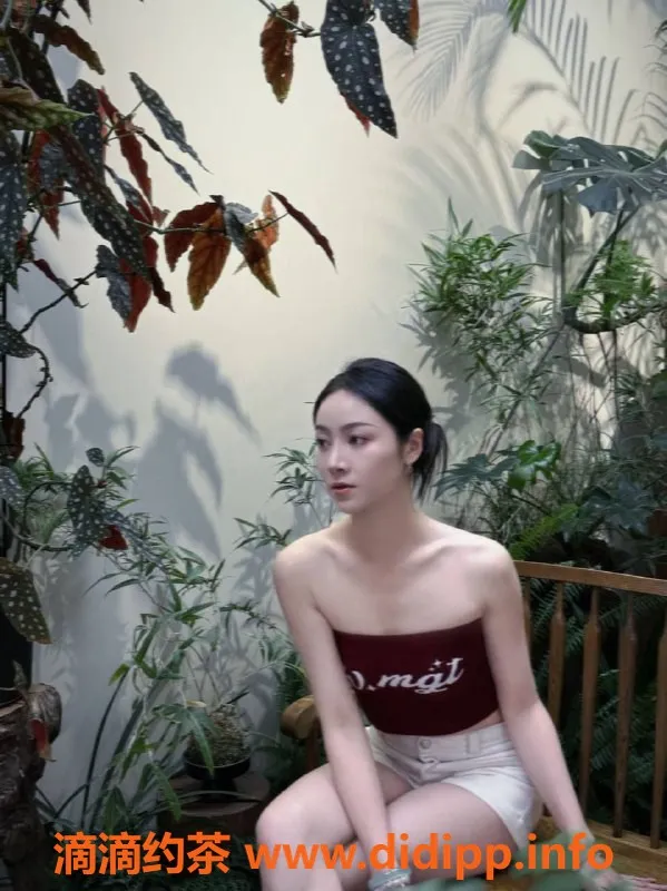 常州楼凤-常州木子24岁173cm，胸围B，800元起服务