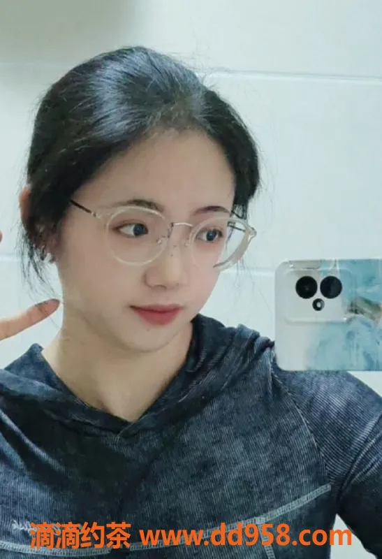 常州楼凤-常州23岁乖乖，165身高，600元接待体验！