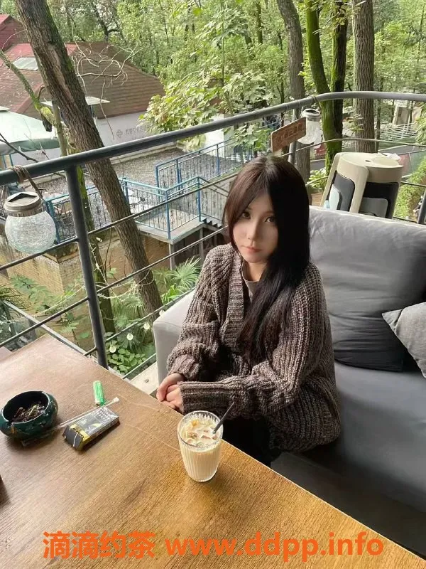 常州楼凤-常州咪咪，19岁，身高164，胸围C，800起