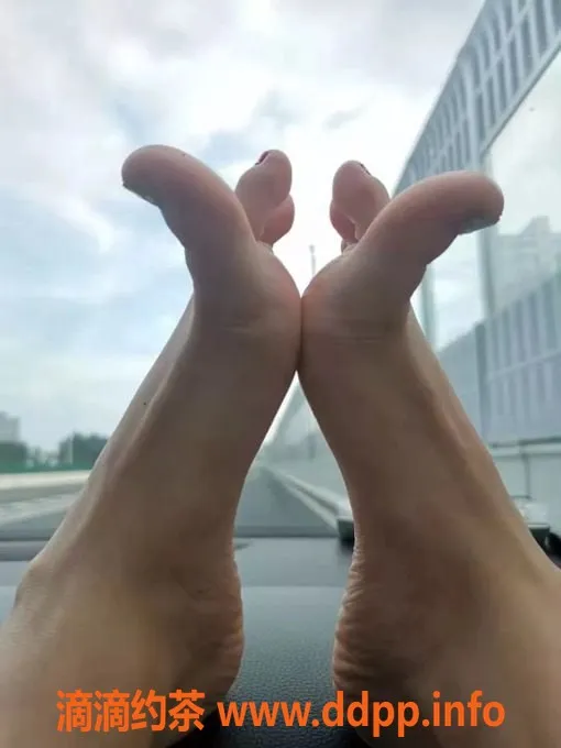 无锡楼凤资源信息,姐姐的诱人玉足，等你来舔！