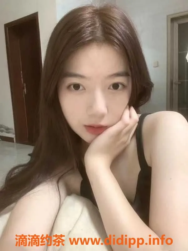 广州楼凤-海珠璐璐，20岁34C，身高165，超值服务等你来体验