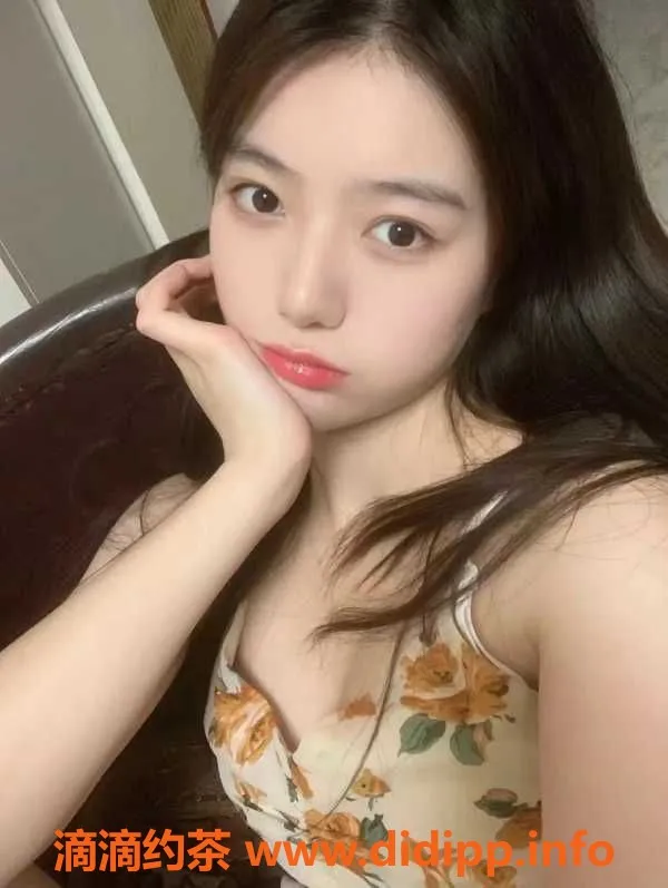 广州楼凤-海珠璐璐，20岁34C，身高165，超值服务等你来体验