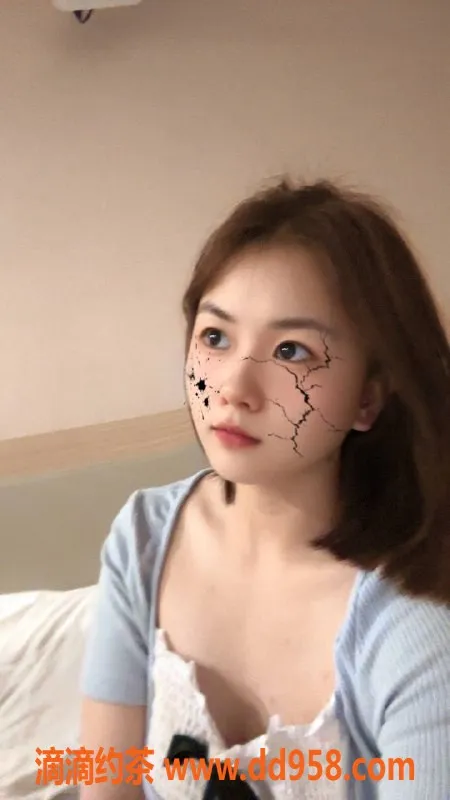 南通楼凤-崇川区小何妹妹，700元起，服务项目多样