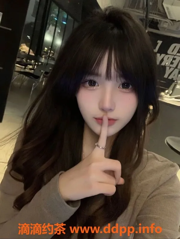 常州外围-常州清纯大学生山茶花，170高挑童颜巨乳